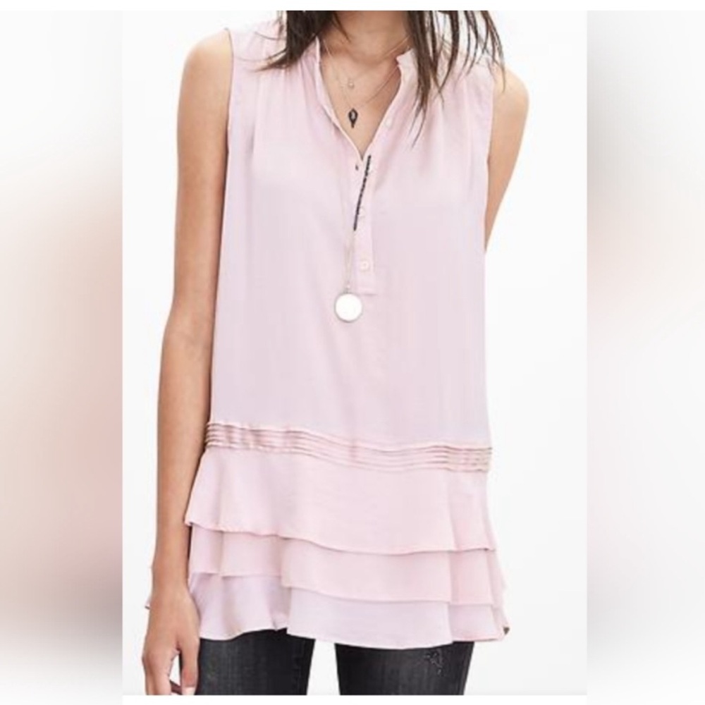 Banana Republic Blush Pink Tiered Sleeveless Blouse Top Medium M